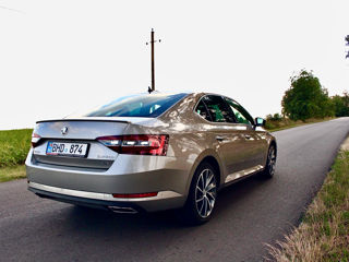 Skoda Superb foto 2