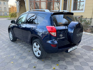 Toyota Rav 4 foto 6