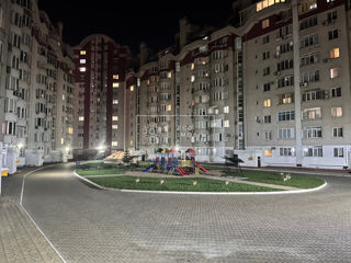 Apartament cu 2 camere, 80 m², Centru, Chișinău foto 8