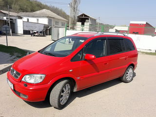 Opel Zafira foto 2