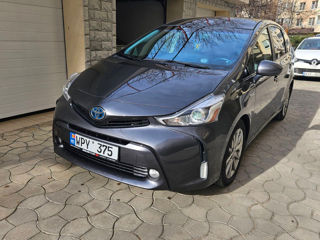 Toyota Prius v