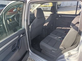 Volkswagen Touran foto 5