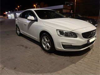 Volvo S60 foto 1