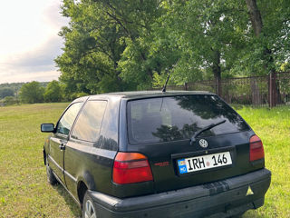 Volkswagen Golf foto 1