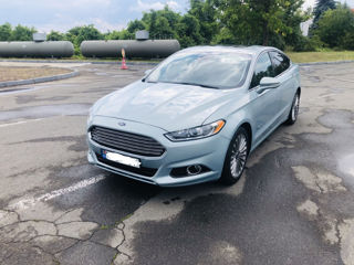 Ford Fusion foto 2