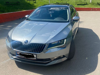 Skoda Superb foto 2