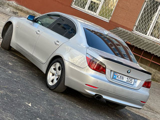 BMW 5 Series foto 4