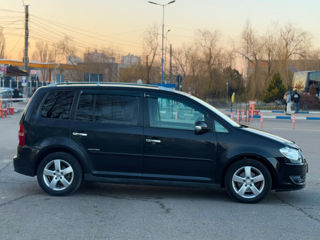 Volkswagen Touran foto 5