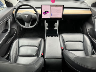 Tesla Model 3 foto 11