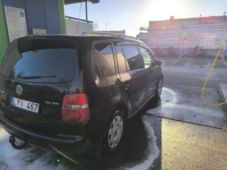 Volkswagen Touran foto 4