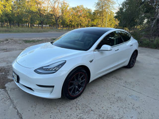 Tesla Model 3 foto 2