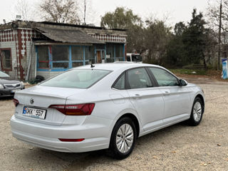 Volkswagen Jetta foto 4