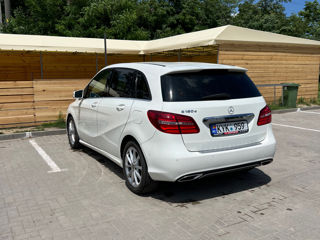 Mercedes B-Class foto 3