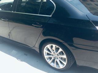 BMW 5 Series foto 3