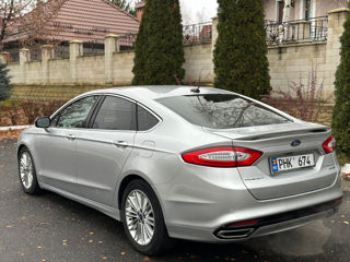 Ford Fusion foto 6