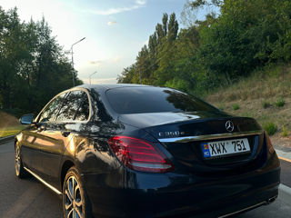 Mercedes C-Class foto 3