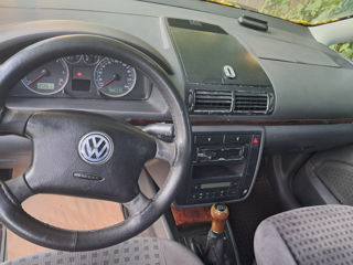 Volkswagen Sharan foto 3