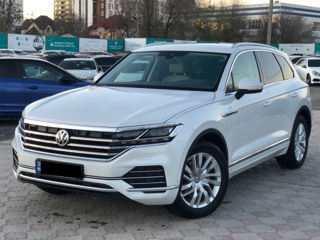 Volkswagen Touareg foto 1