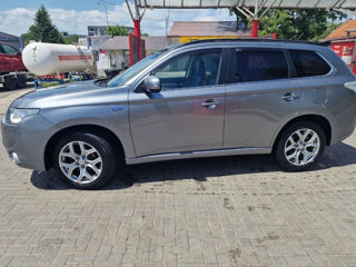 Mitsubishi Outlander foto 3