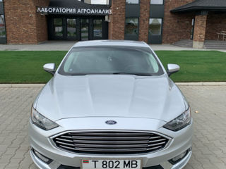 Ford Fusion foto 1