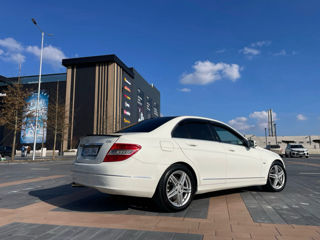 Mercedes C-Class foto 2