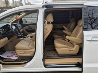 KIA Carnival foto 11