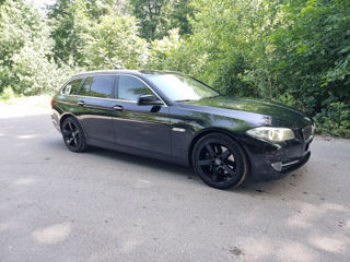 BMW 5 Series foto 10