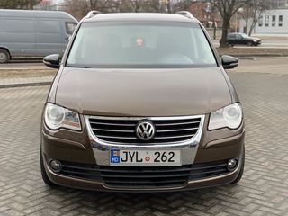 Volkswagen Touran foto 5