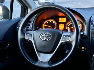 Toyota Avensis foto 9