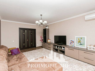 Apartament cu 2 camere, 90 m², Botanica, Chișinău foto 5