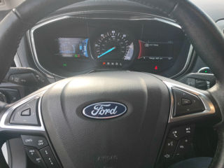 Ford Fusion foto 9