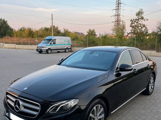 Mercedes E-Class foto 1