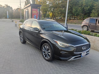 Infiniti QX30 foto 1