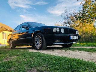 BMW 5 Series foto 2