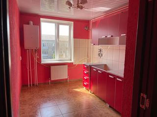 Vând apartament cu 2 odai - 50m2 în or. Cupcini, Edineț foto 1