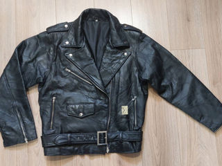 Куртка косуха,натуральная кожа,новая,размер 46-48 цена 300 лей