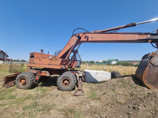 Se vinde excavator ЭО4321 foto 4