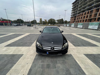 Mercedes E-Class foto 1