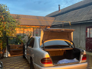 Mercedes E-Class foto 4