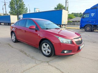 Chevrolet Cruze фото 1