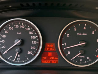 BMW 5 Series foto 5