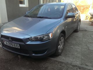 Mitsubishi Lancer foto 1