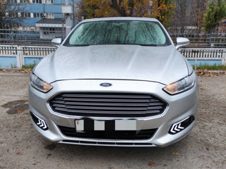 Ford Fusion foto 2