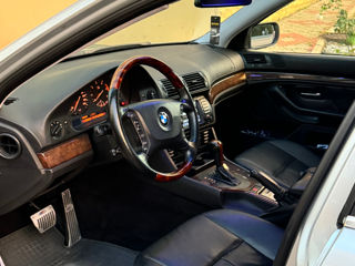 BMW 5 Series foto 8