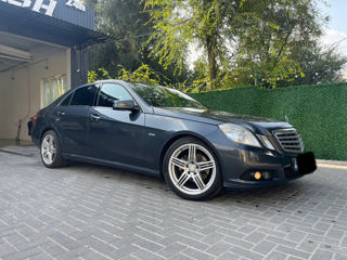 Mercedes E-Class foto 2