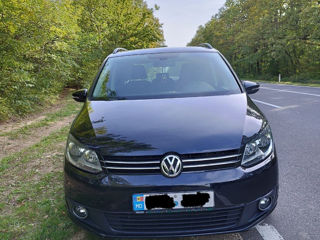 Volkswagen Touran foto 2