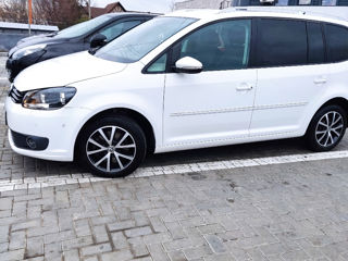 Volkswagen Touran foto 3