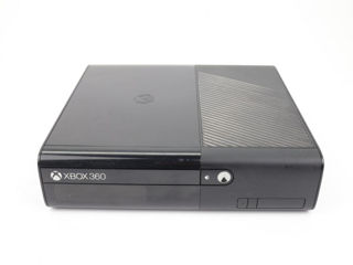 Xbox 360, прошитый ( без геймпада и блока питания )