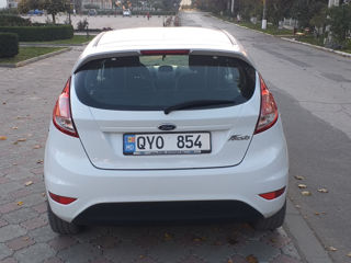 Ford Fiesta foto 4