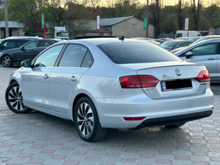 Volkswagen Jetta foto 3